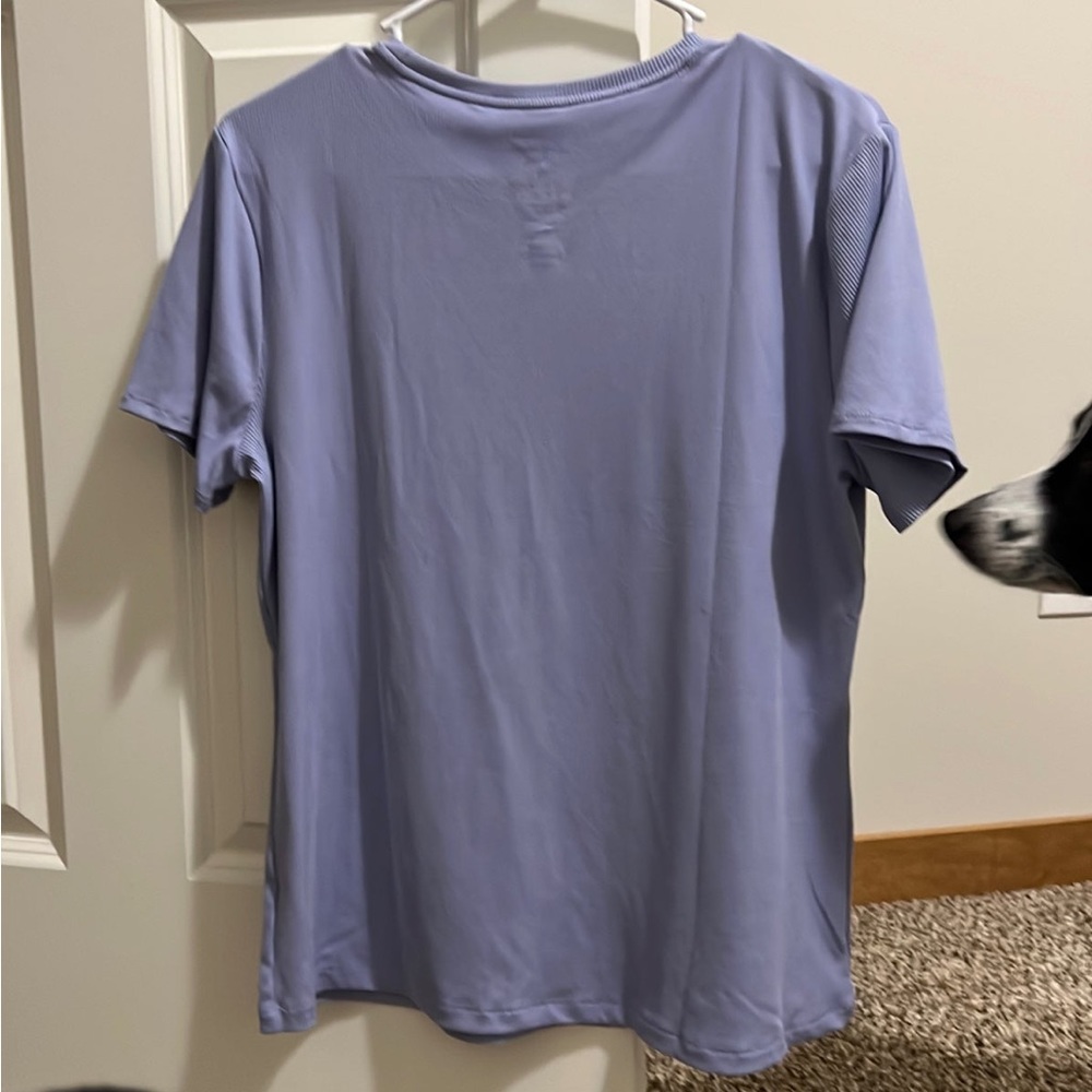 Top never worn - Picture 2 of 3